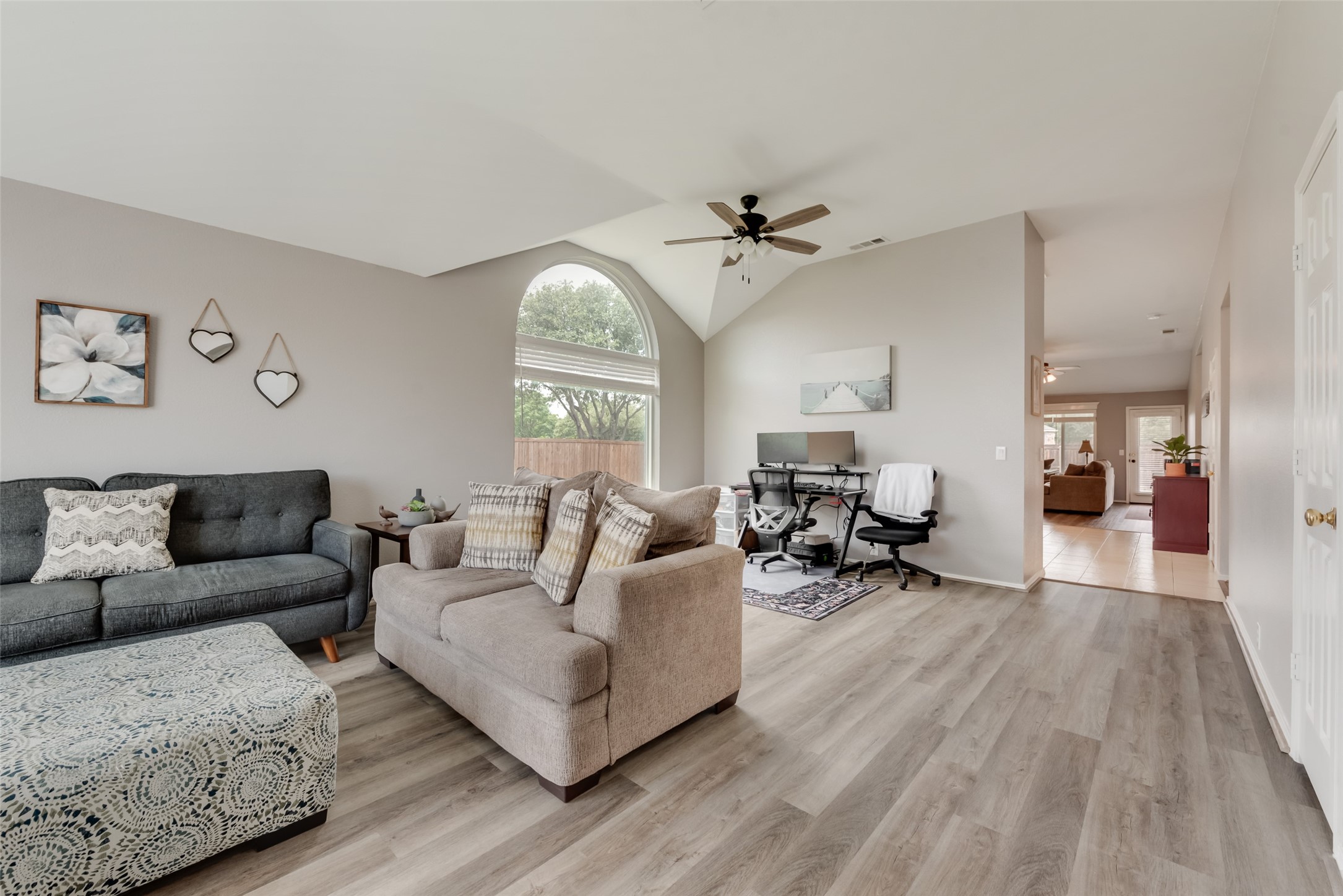 2801 Crater Lake Lane
