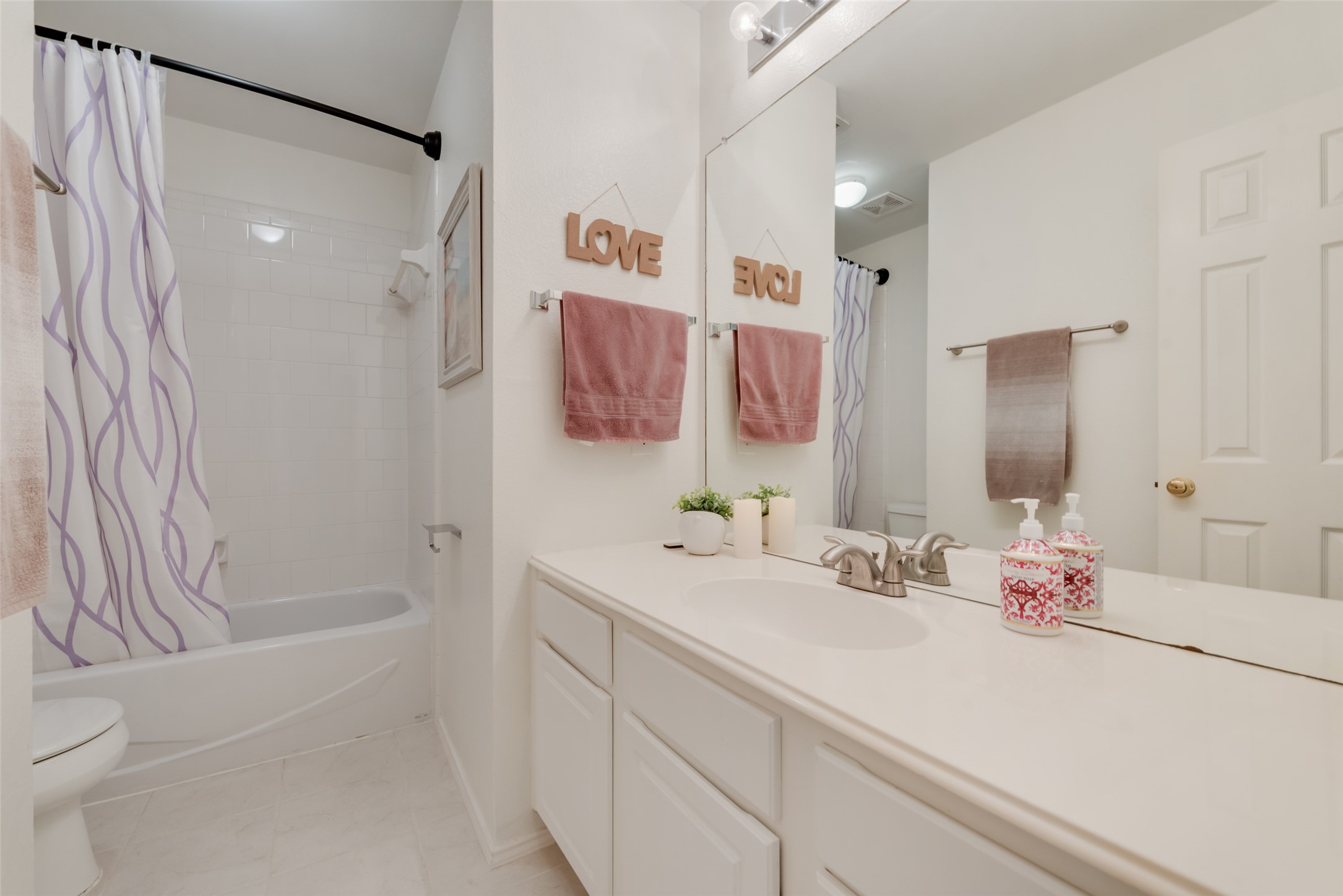 2801 Crater Lake Lane