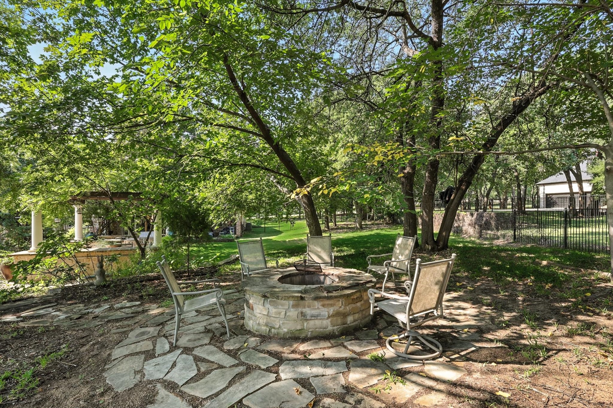 1217 Saddlebrook Way