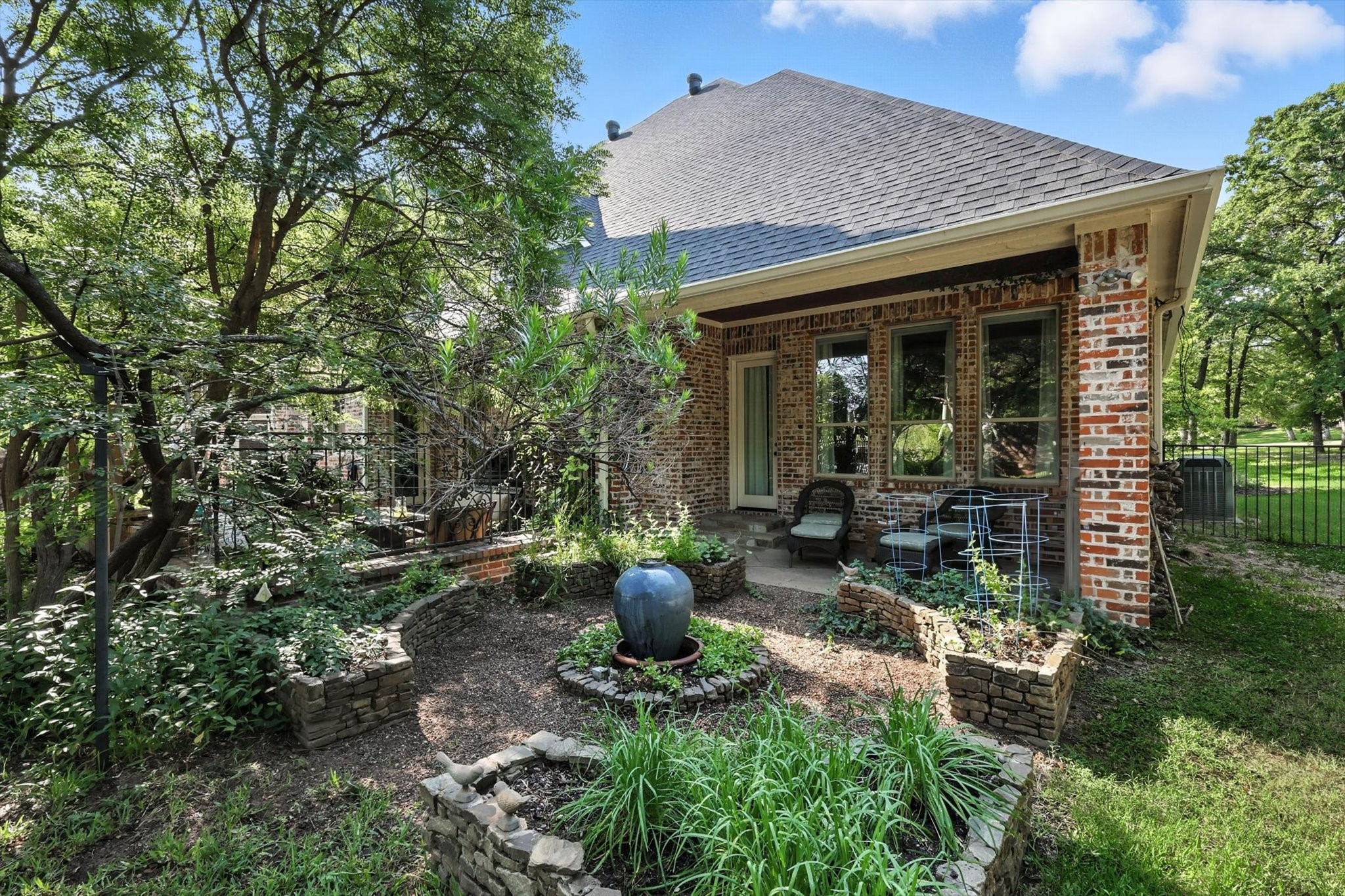 1217 Saddlebrook Way