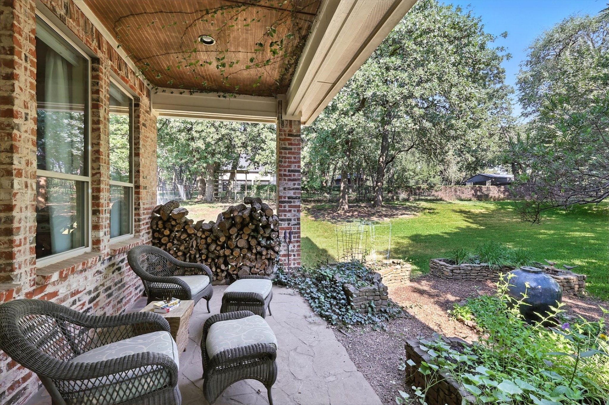 1217 Saddlebrook Way
