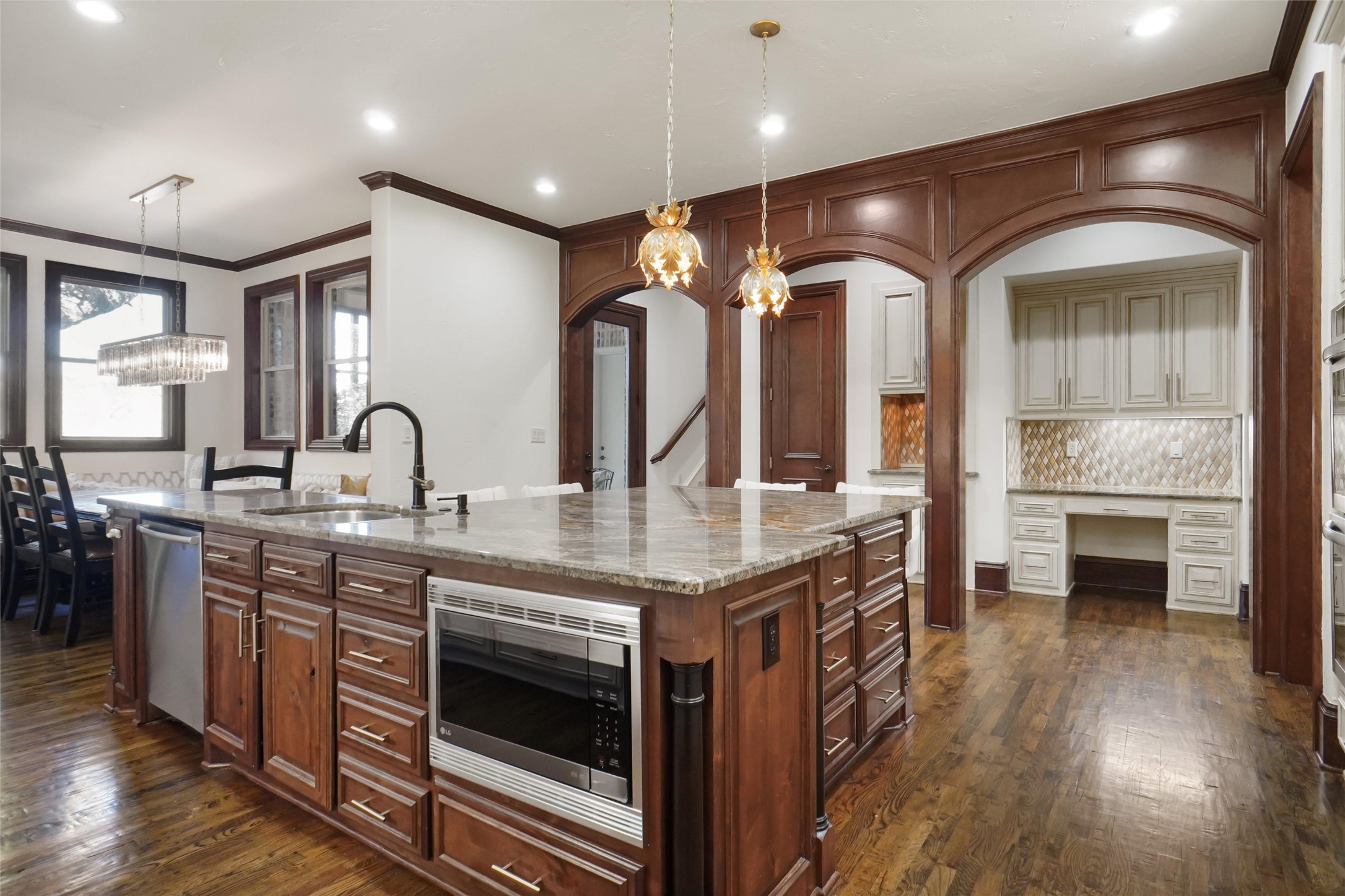 1217 Saddlebrook Way