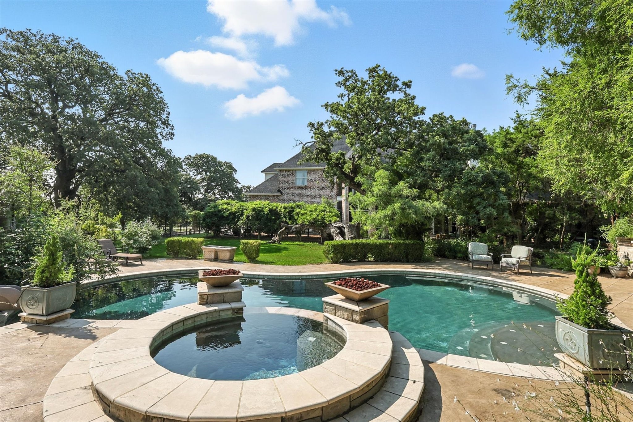 1217 Saddlebrook Way