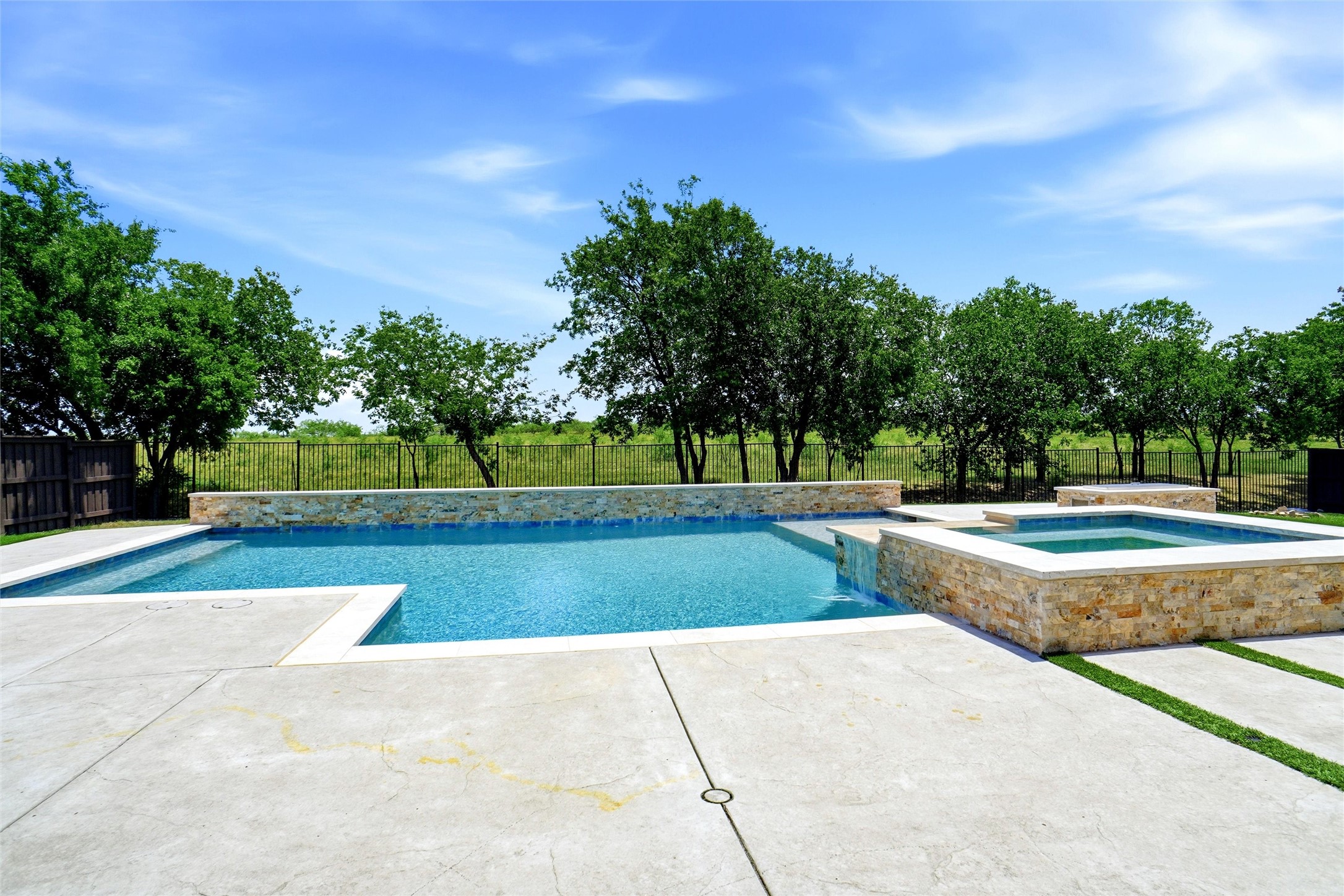 5013 Diamond Drive