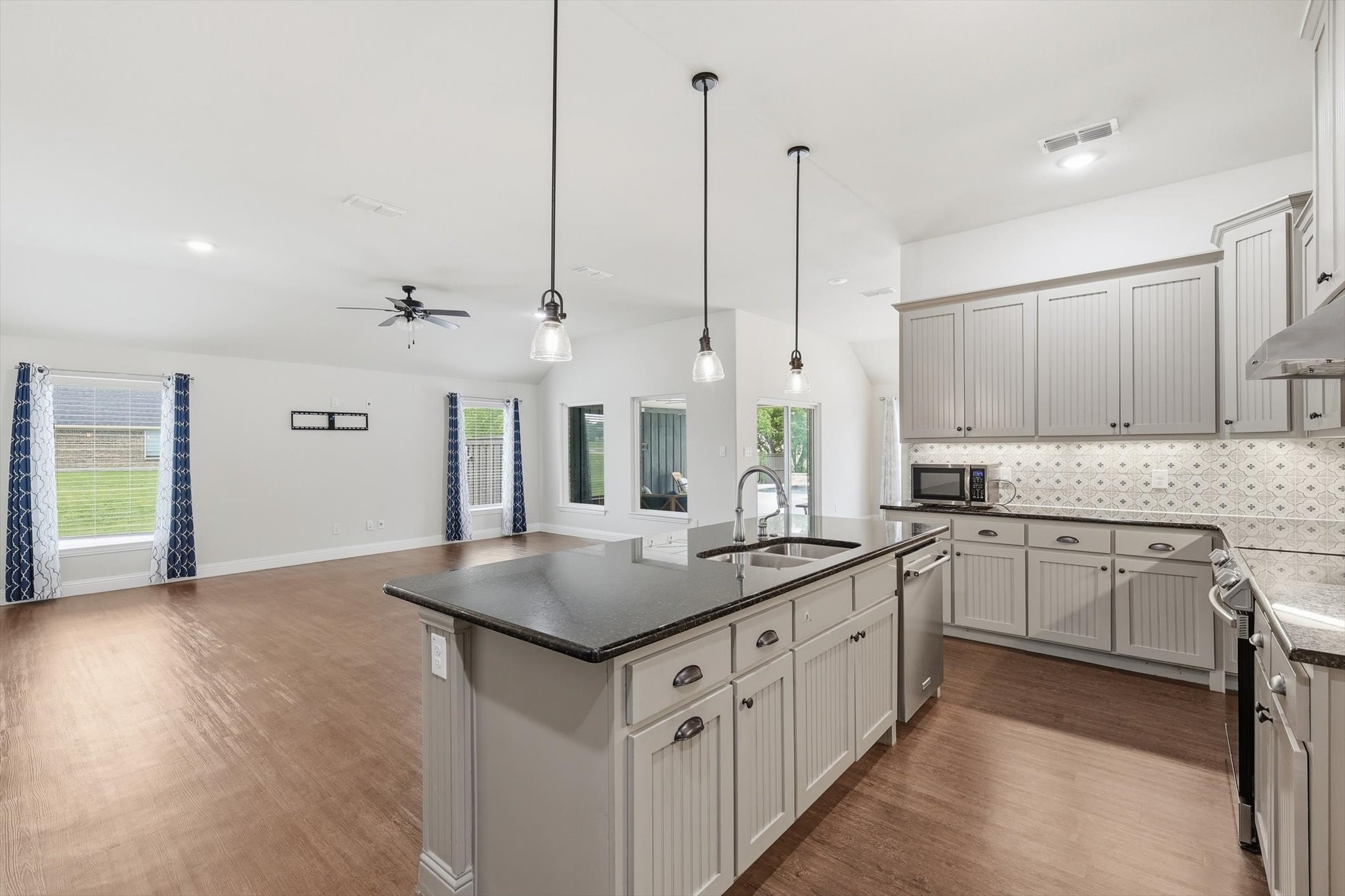 5013 Diamond Drive