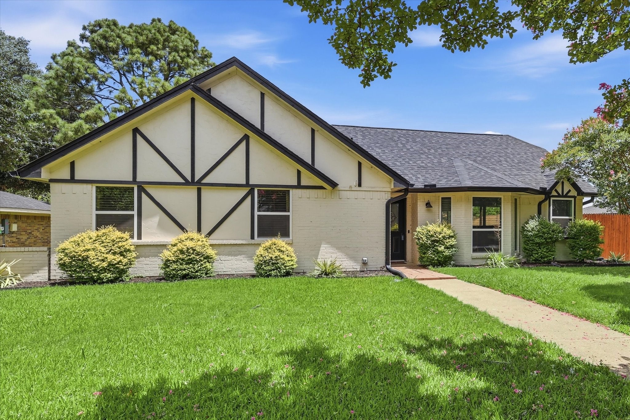 1513 Chisolm Trail