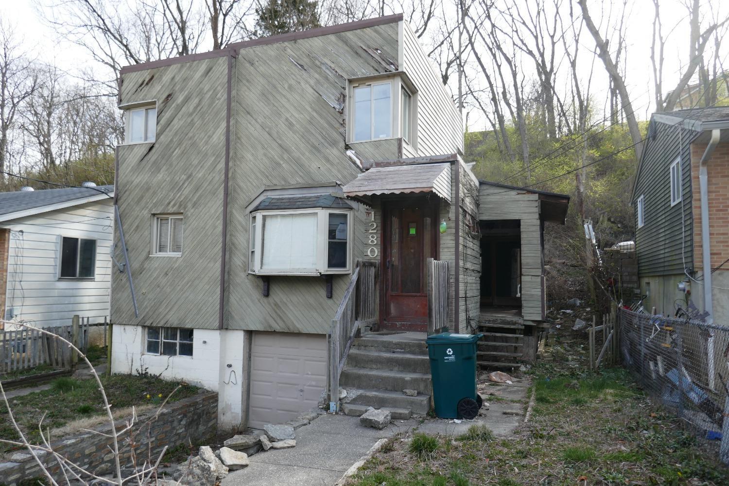 1280 Fairbanks Avenue