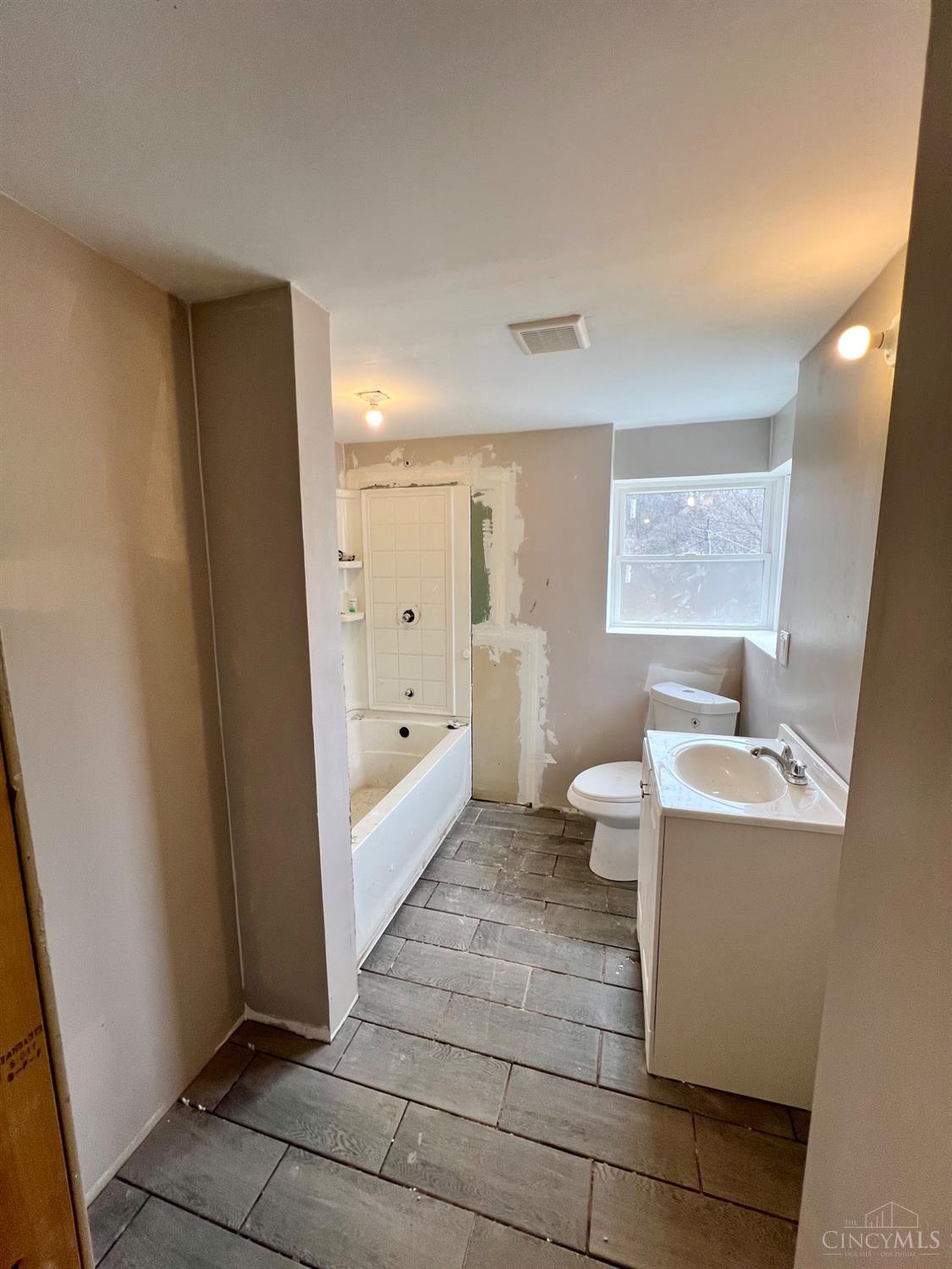 1280 Fairbanks Avenue