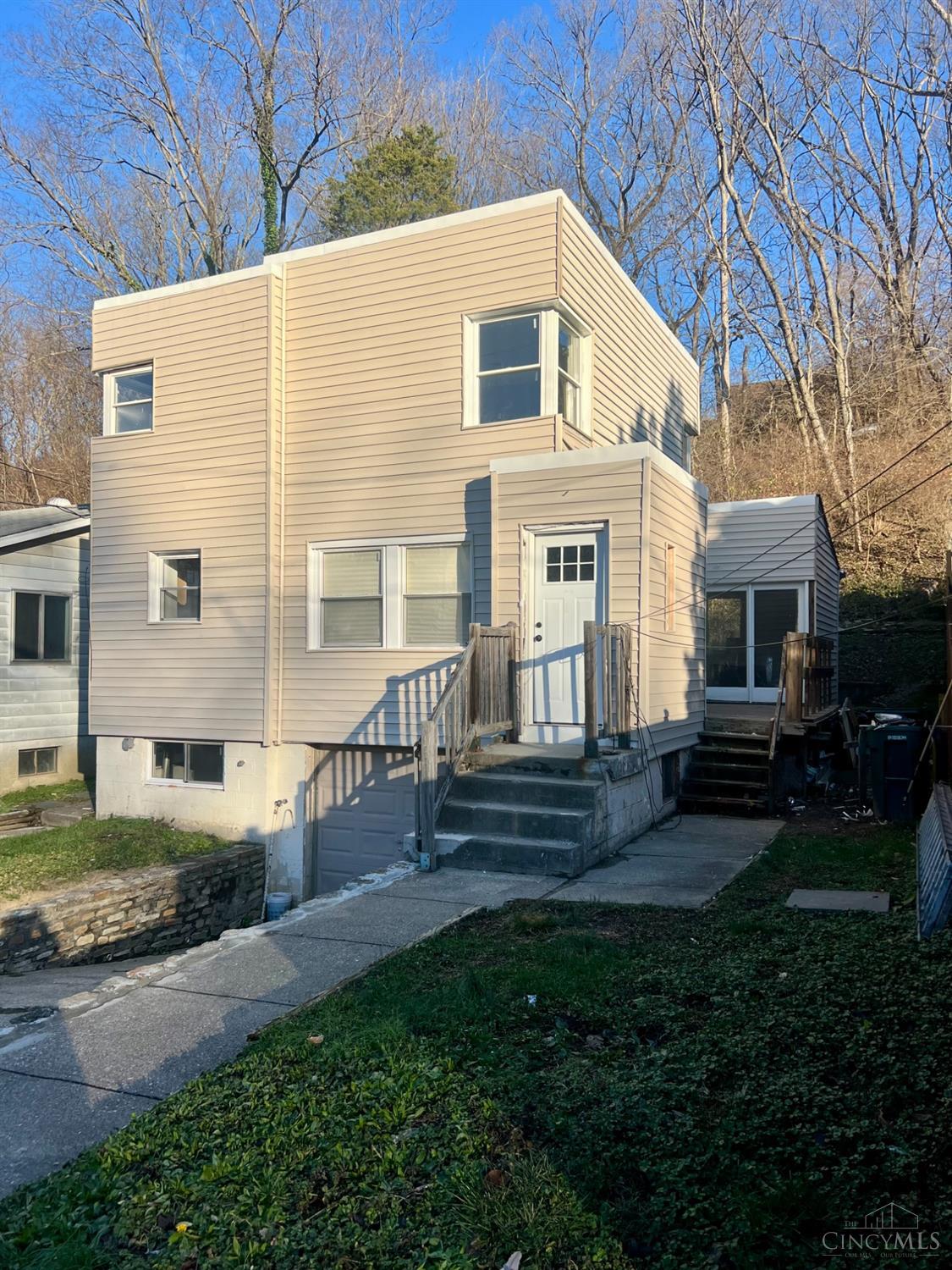 1280 Fairbanks Avenue