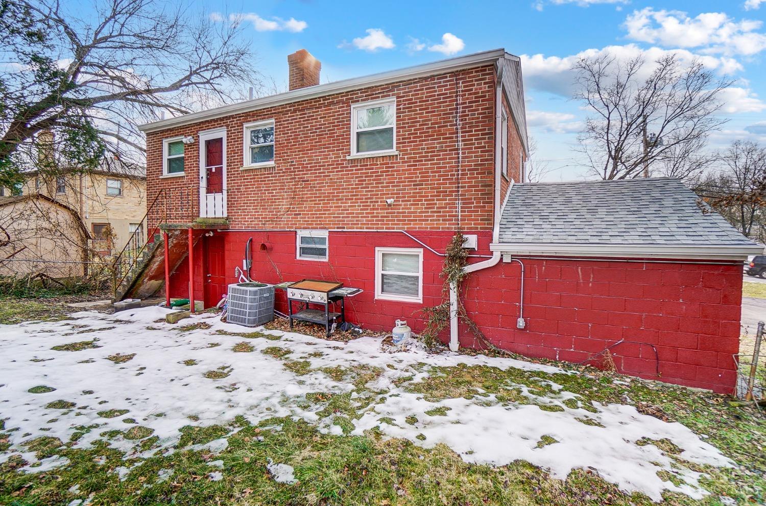 2424 Westwood Northern Boulevard