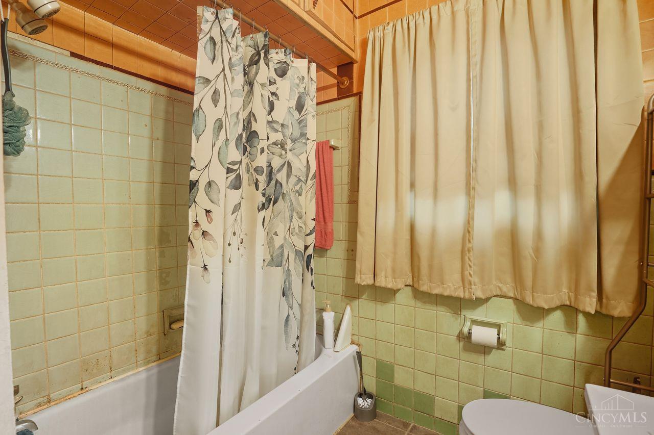 1710 Carrahen Avenue