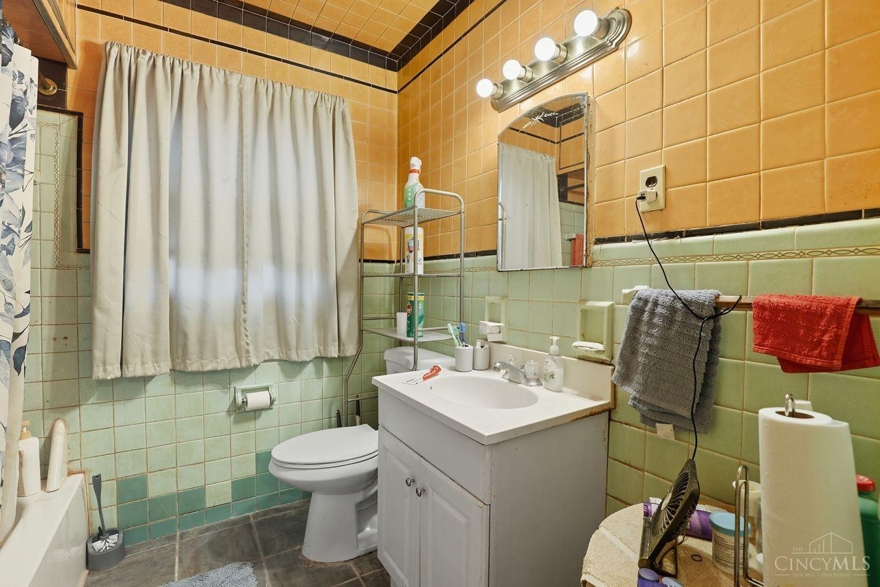 1710 Carrahen Avenue