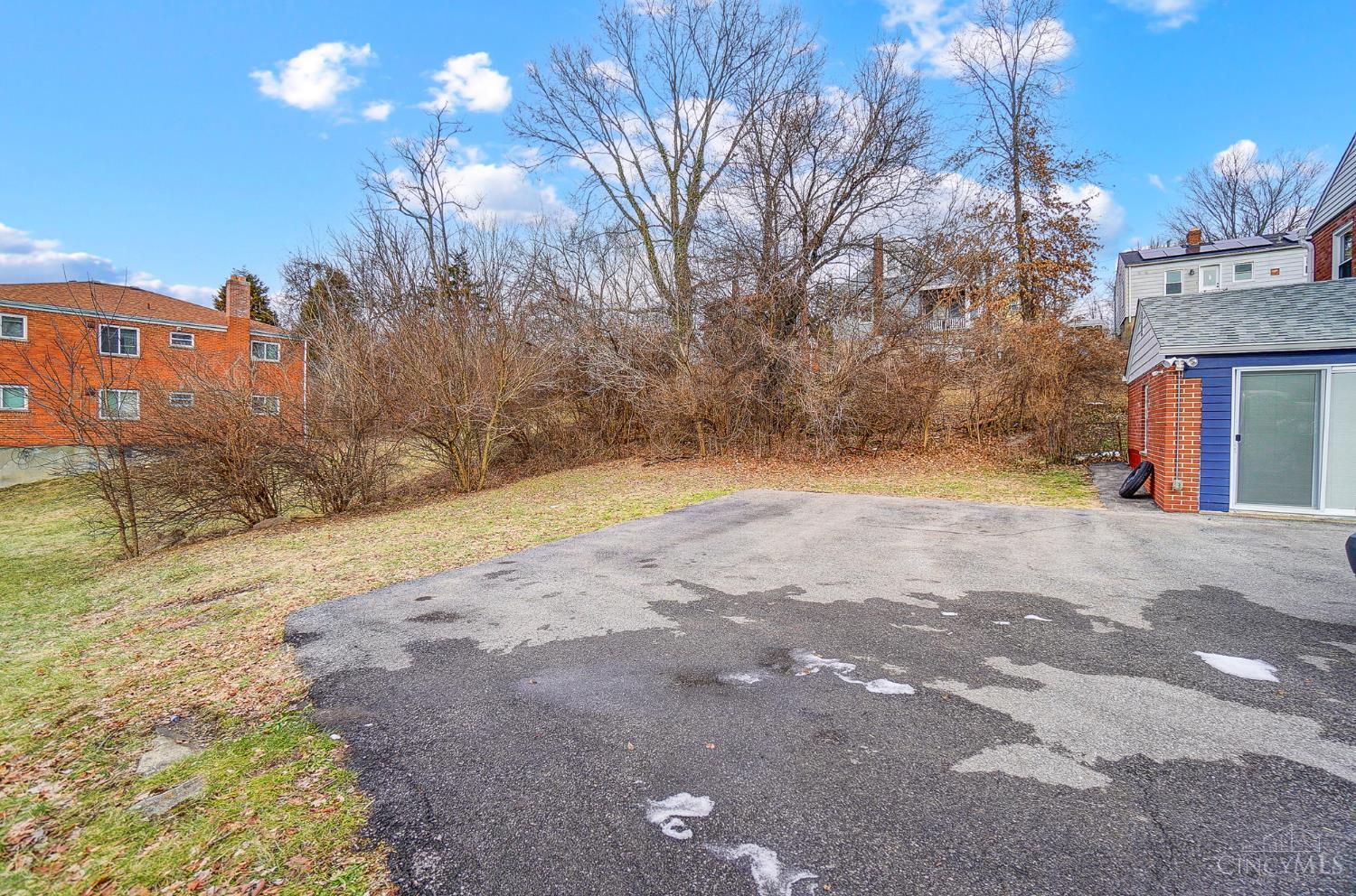 2424 Westwood Northern Boulevard