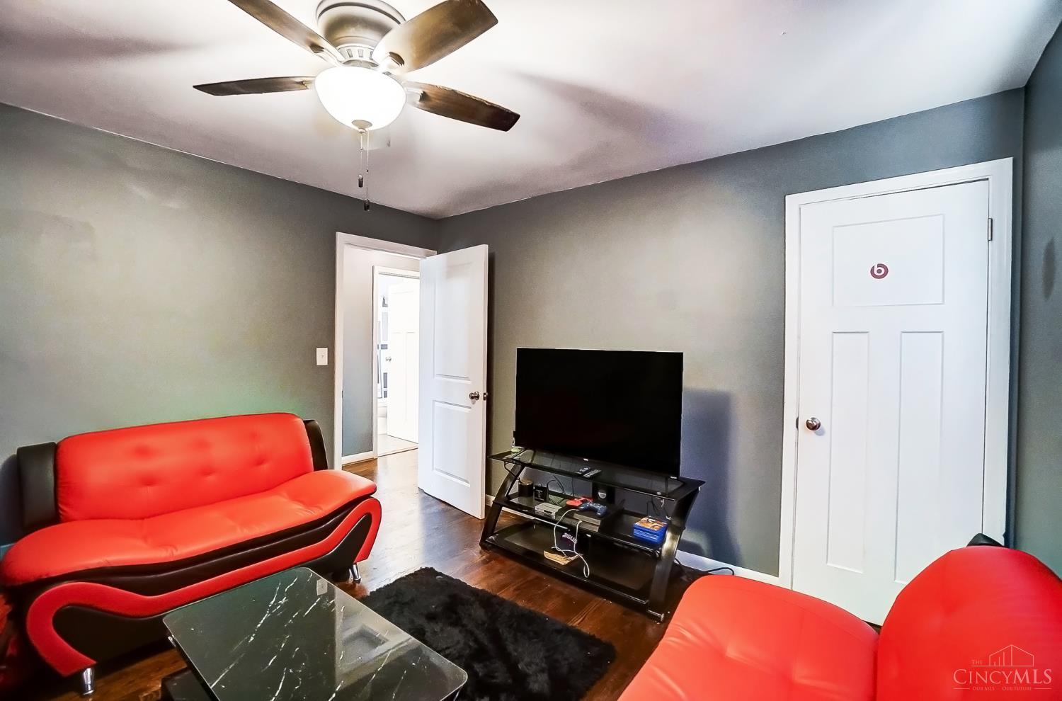 2424 Westwood Northern Boulevard