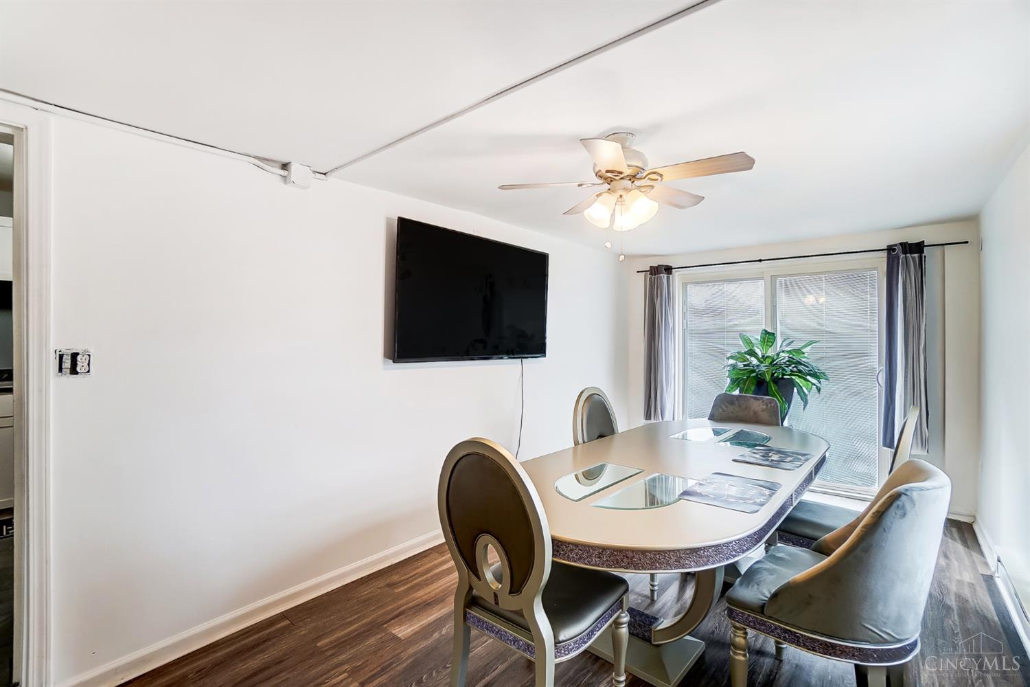 2424 Westwood Northern Boulevard