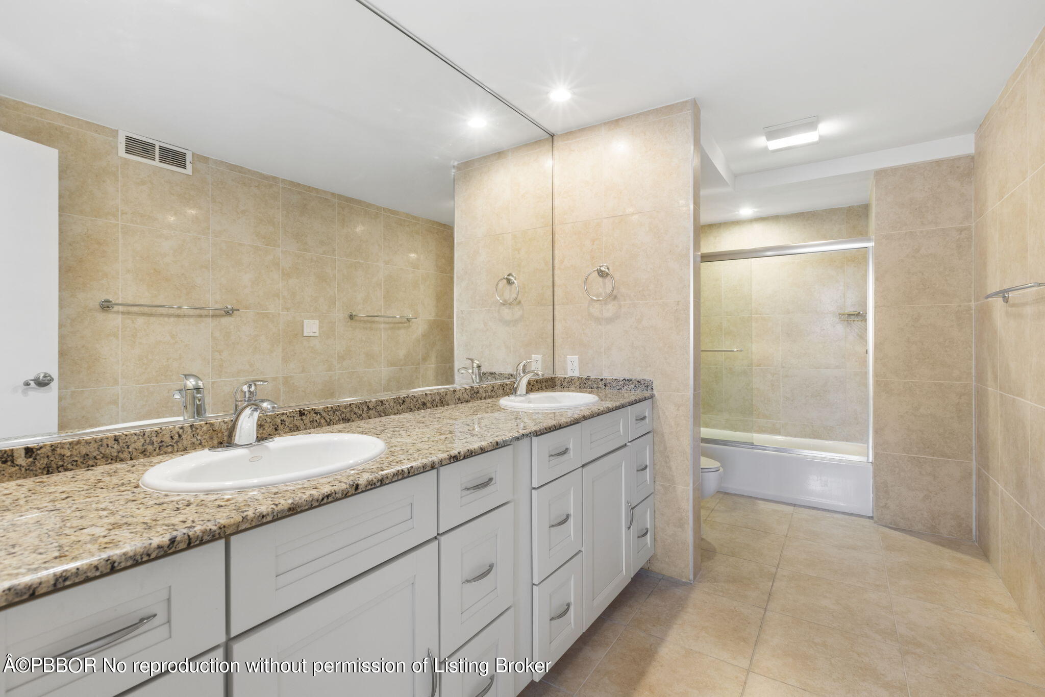 2773 S Ocean Boulevard, 217