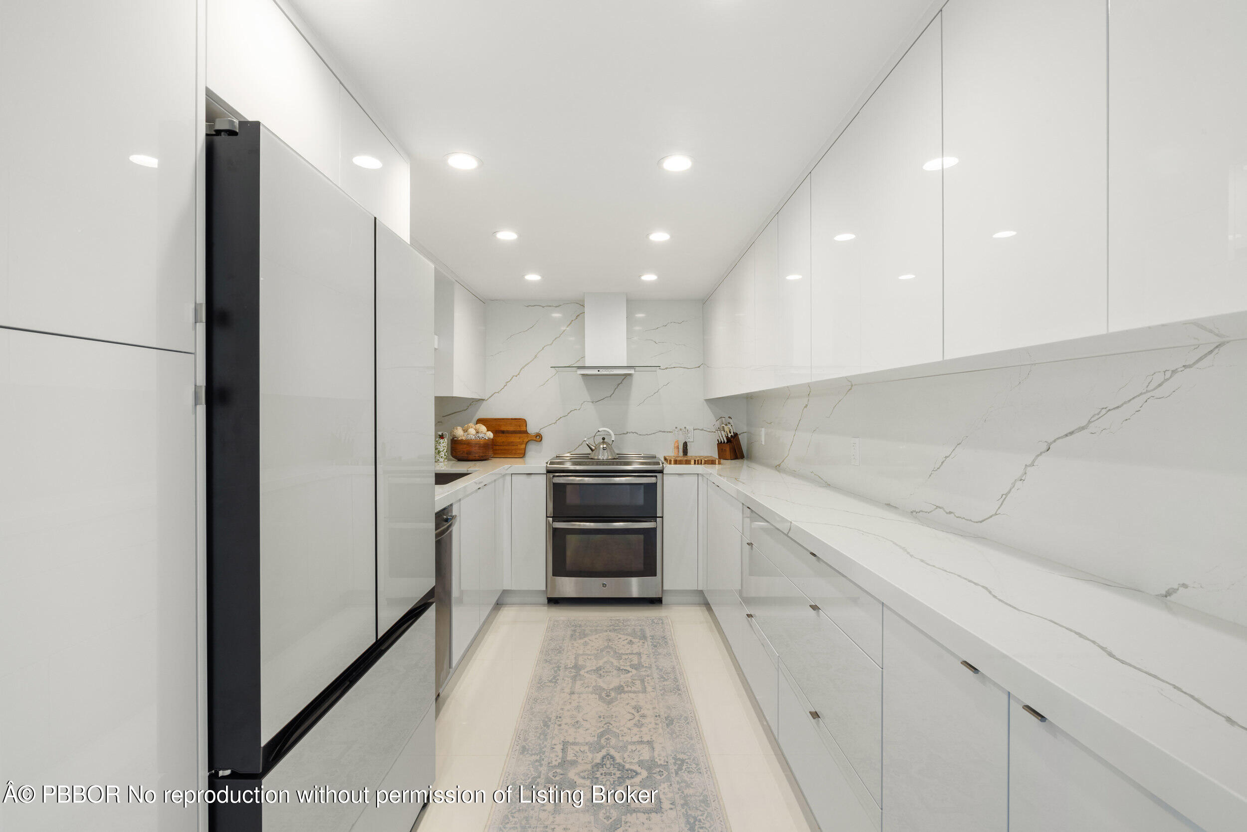 2773 S Ocean Boulevard, 2050