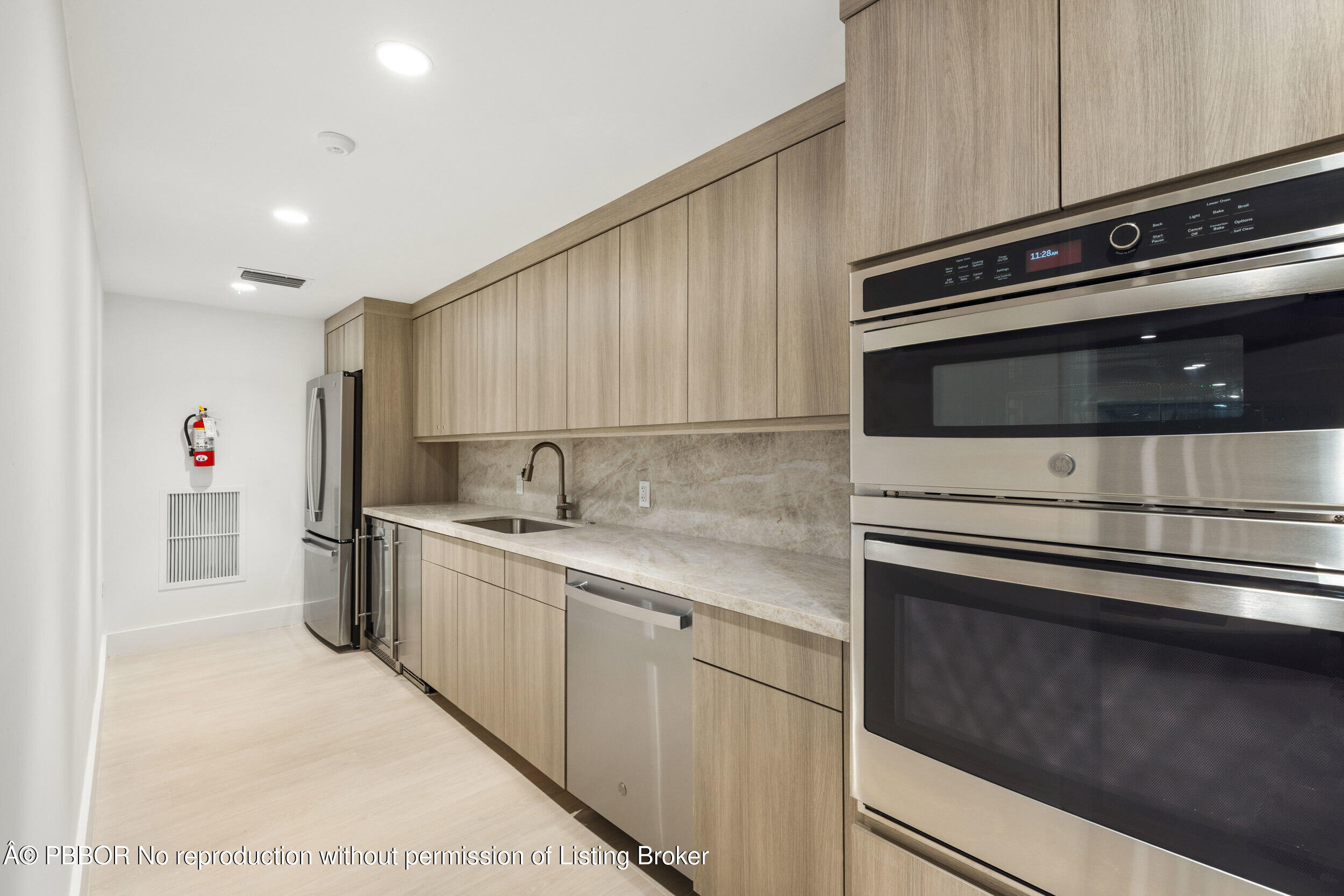 2773 S Ocean Boulevard, 2050