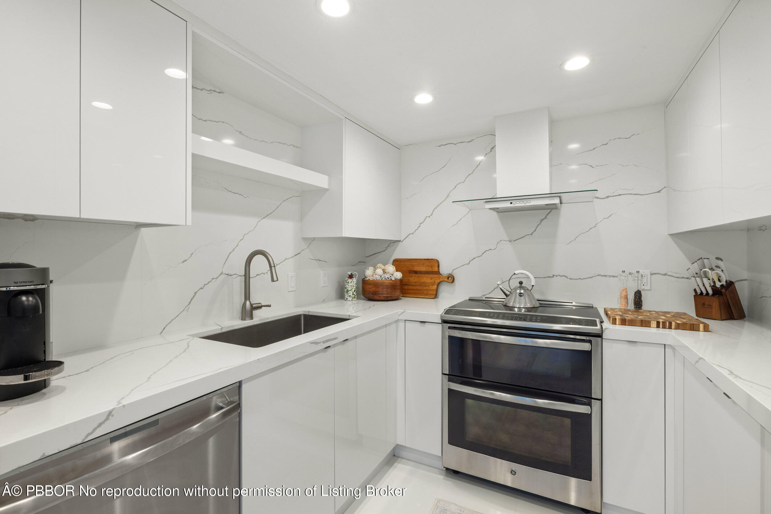 2773 S Ocean Boulevard, 2050