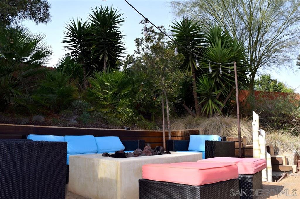 10134 Casa De Oro Blvd.
