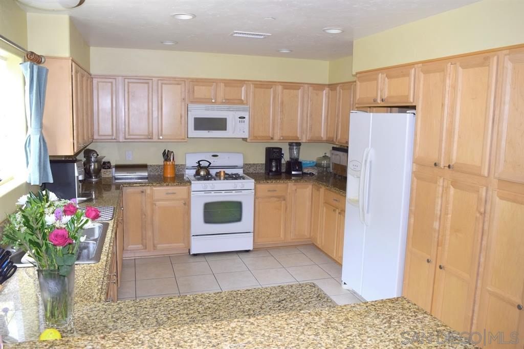 10134 Casa De Oro Blvd.
