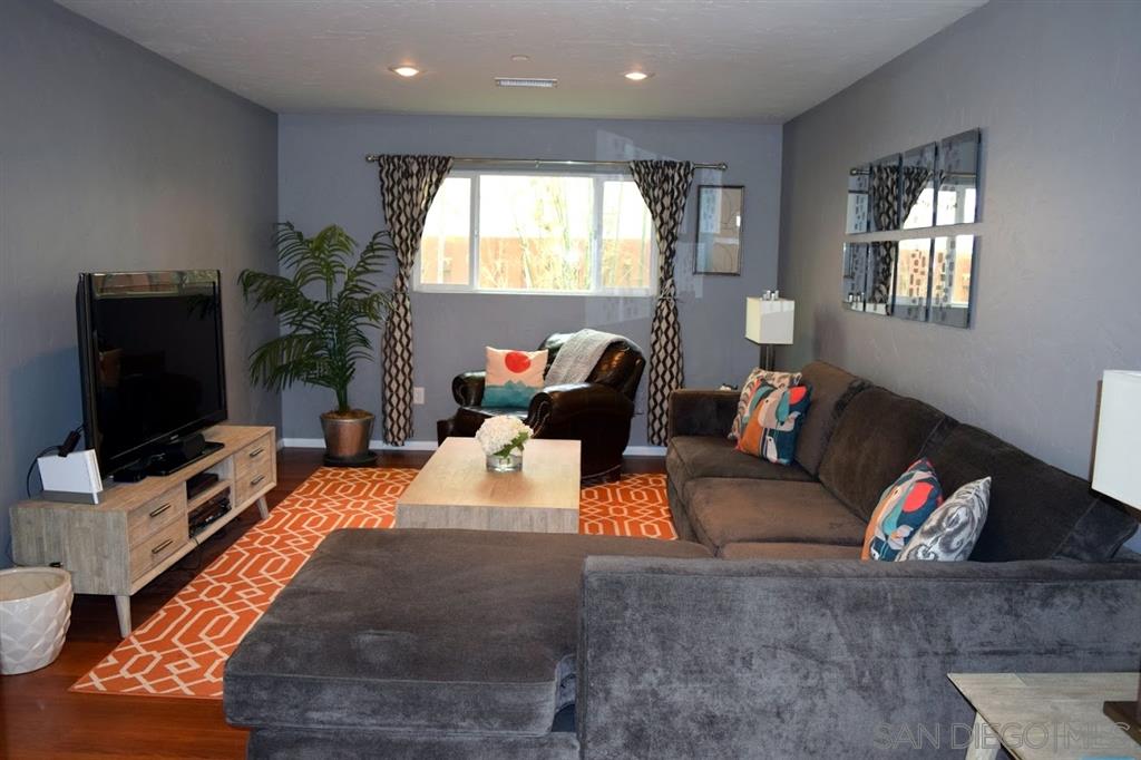 10134 Casa De Oro Blvd.