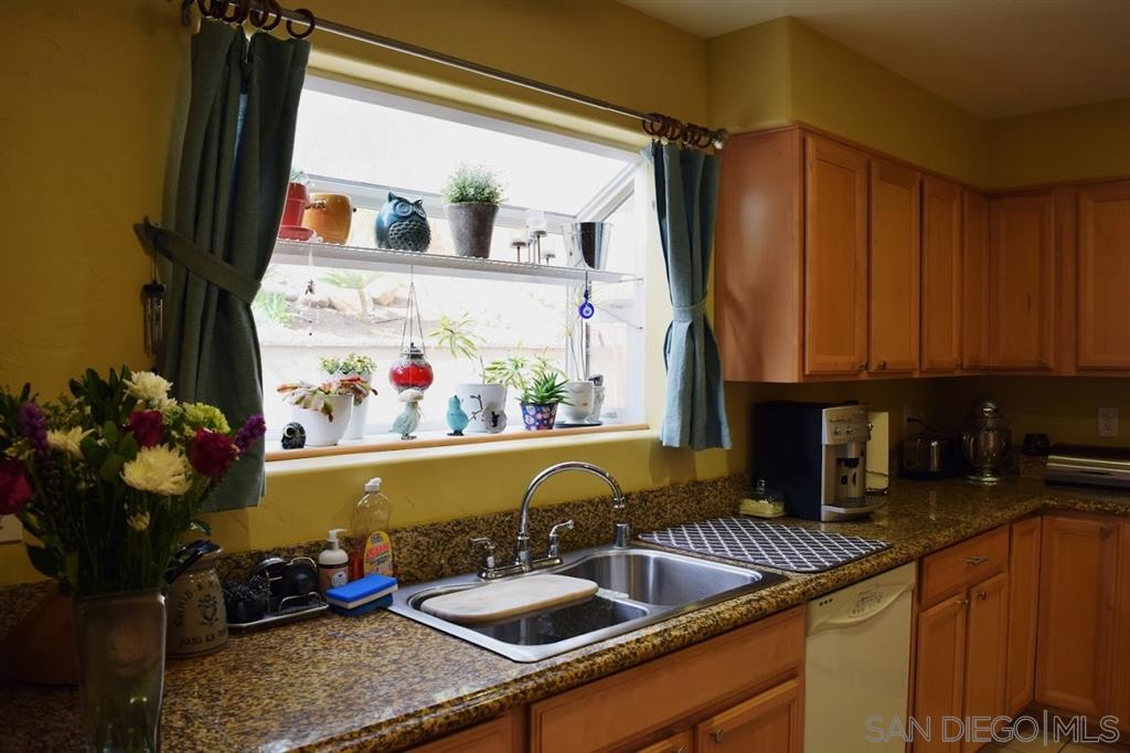 10134 Casa De Oro Blvd.