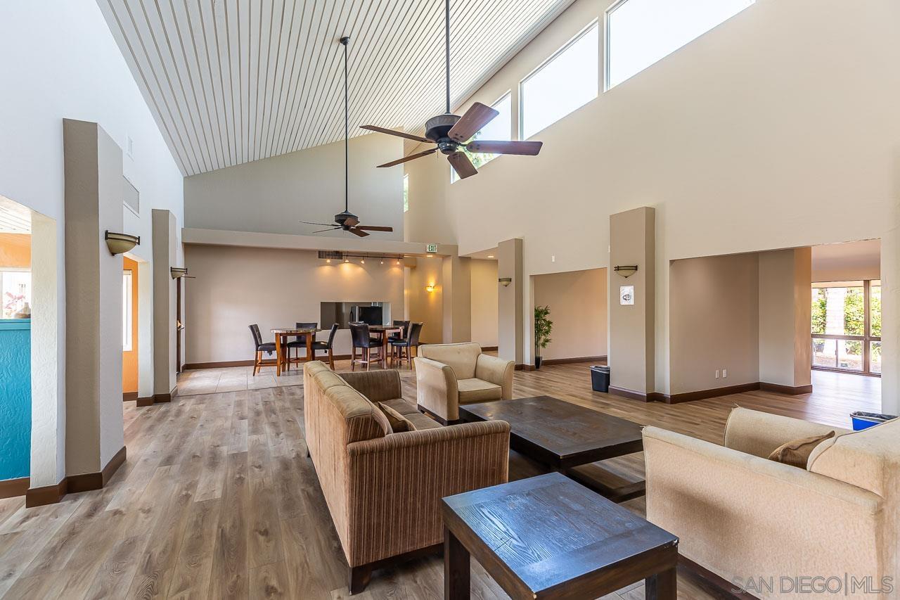 8571 Villa La Jolla Drive Unit: L