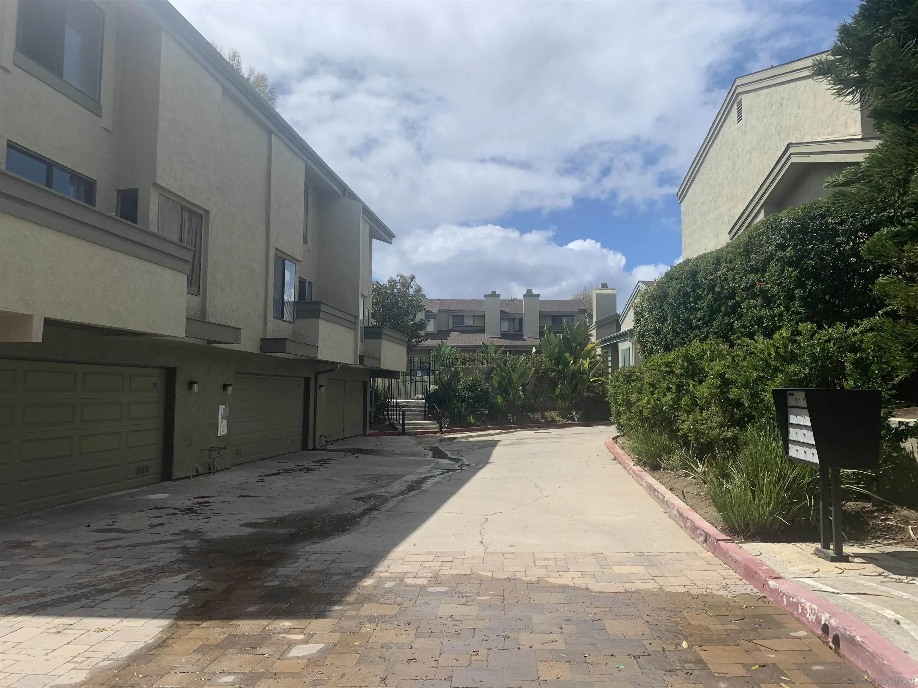 3330 Caminito Eastbluff # 145