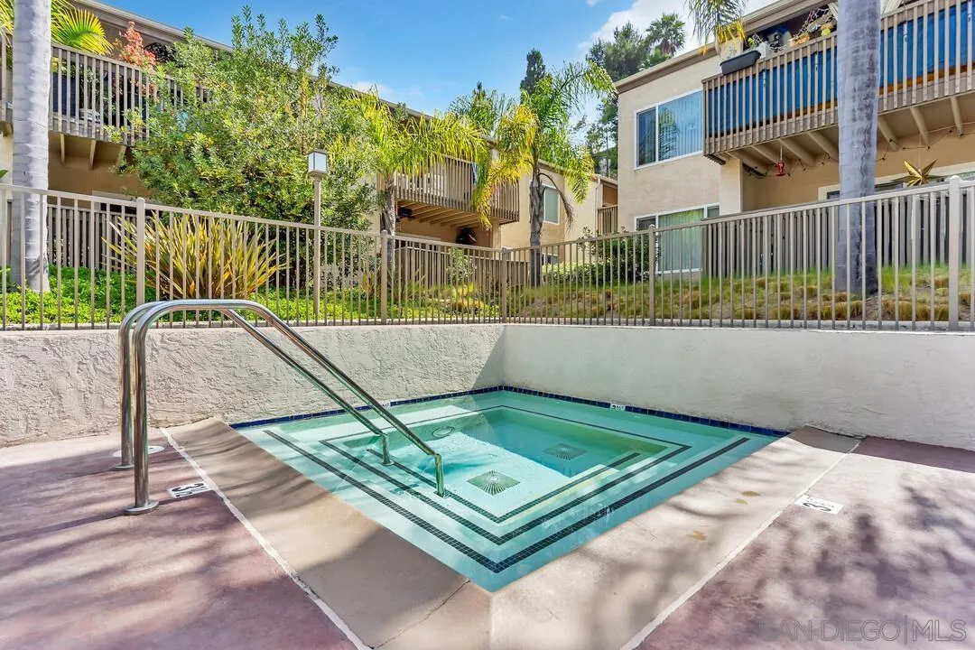 8521 Villa La Jolla Drive Unit: B