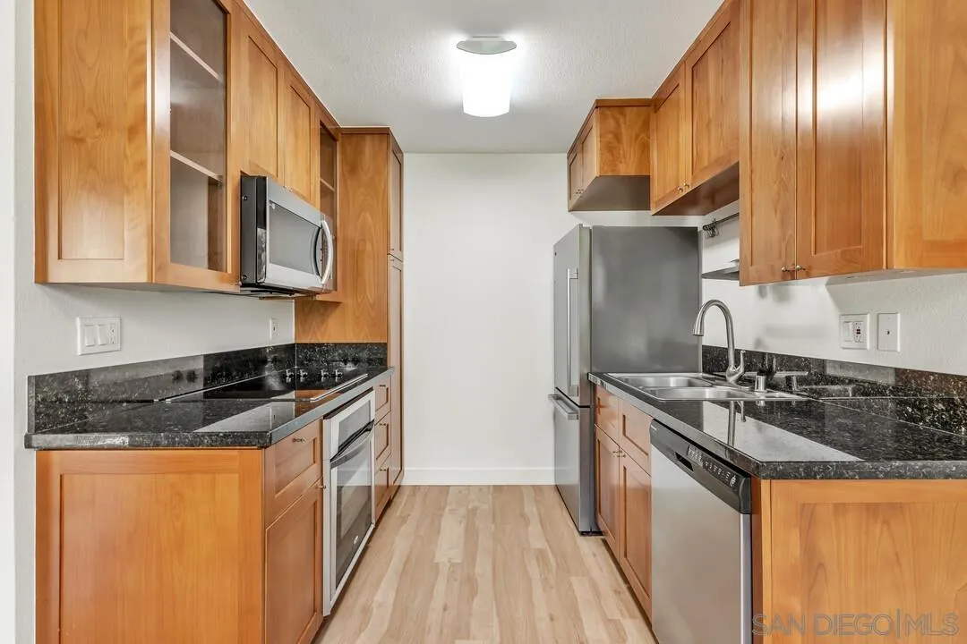 8521 Villa La Jolla Drive Unit: B