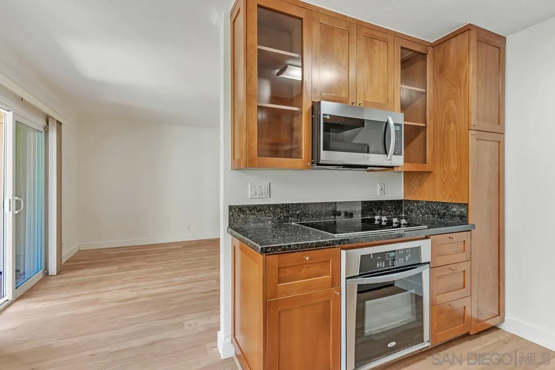 8521 Villa La Jolla Drive Unit: B