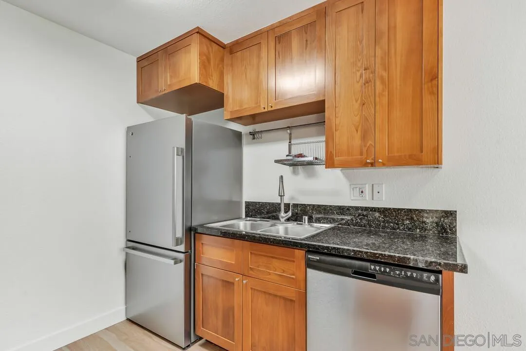 8521 Villa La Jolla Drive Unit: B