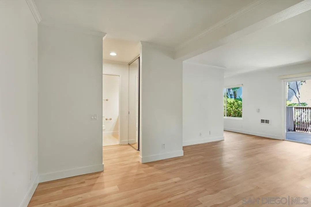 8521 Villa La Jolla Drive Unit: B