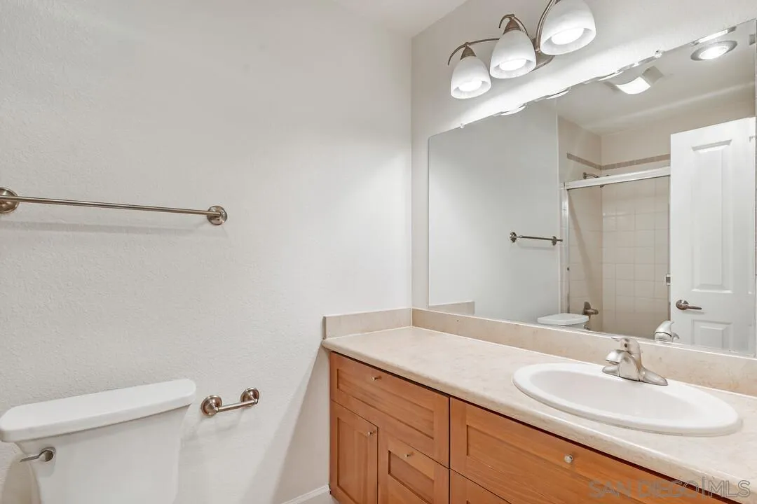 8521 Villa La Jolla Drive Unit: B