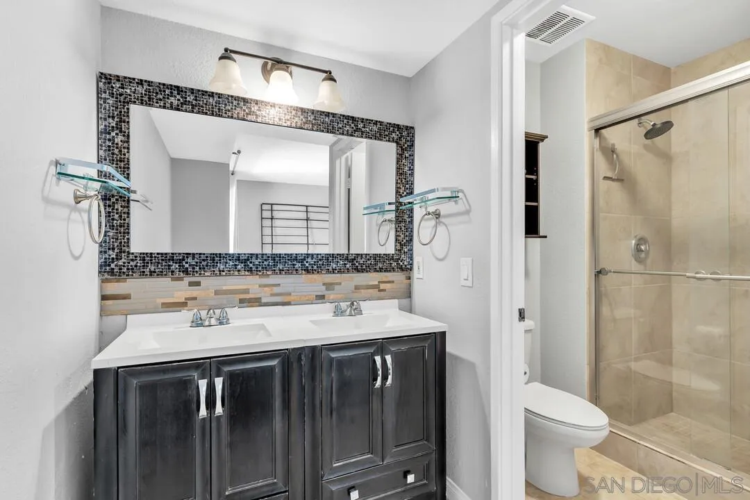 3304 Caminito Eastbluff Unit 142