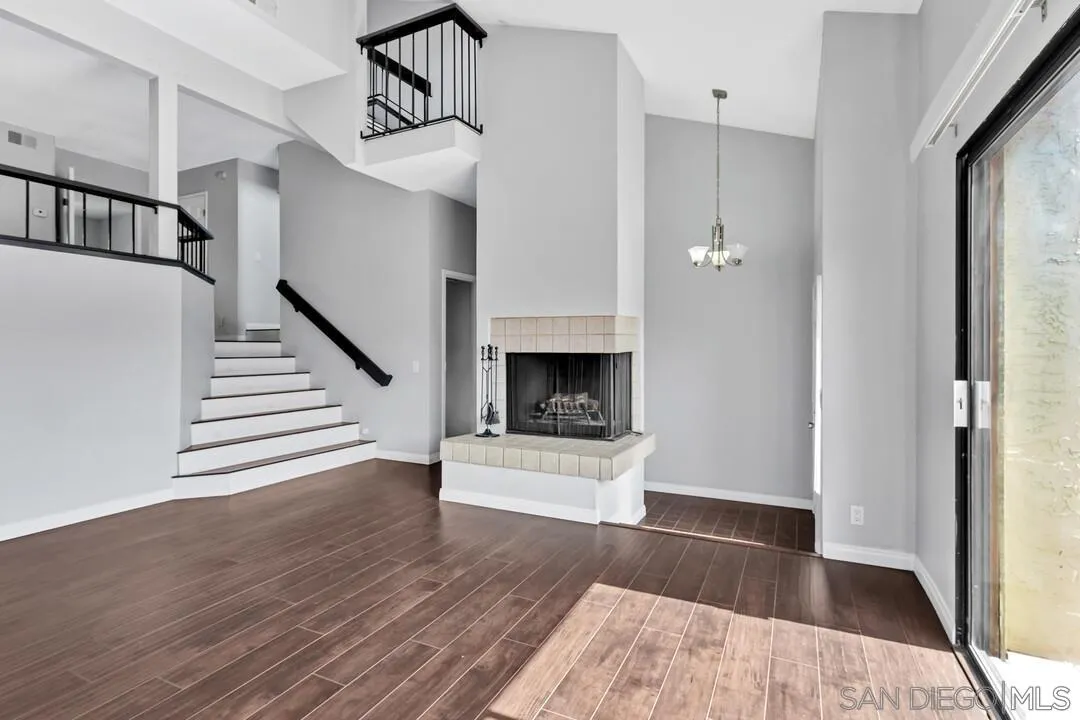 3304 Caminito Eastbluff Unit 142