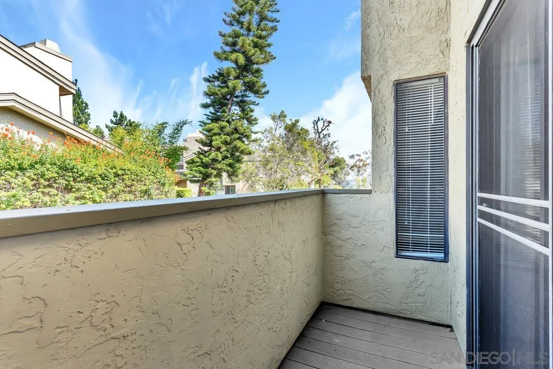 3304 Caminito Eastbluff Unit 142