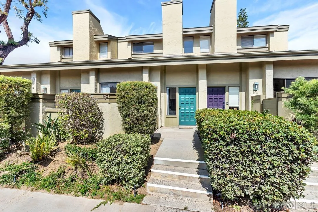 3304 Caminito Eastbluff Unit 142