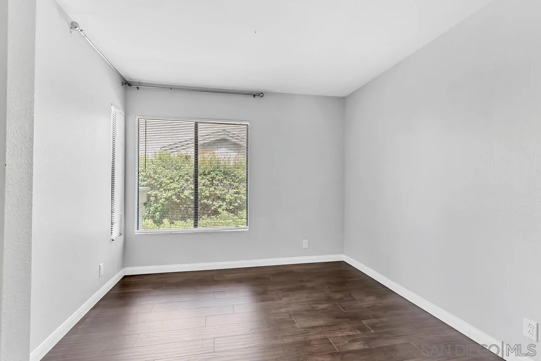 3304 Caminito Eastbluff Unit 142