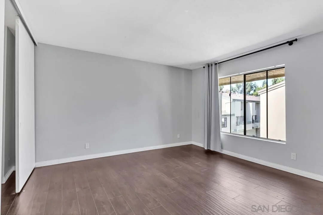 3304 Caminito Eastbluff Unit 142