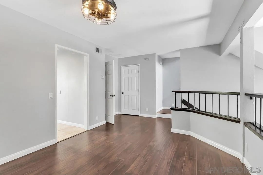 3304 Caminito Eastbluff Unit 142