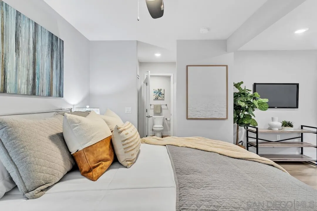 8644 Via Mallorca Unit F