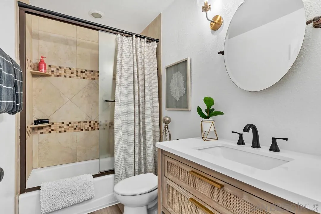 8515 Villa La Jolla Drive Unit: C