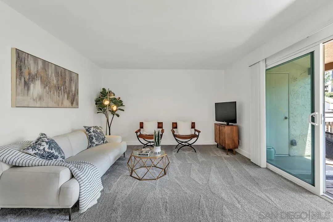 8515 Villa La Jolla Drive Unit: C