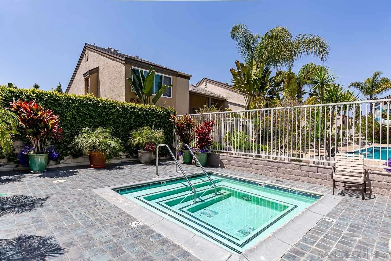8515 Villa La Jolla Drive Unit: C