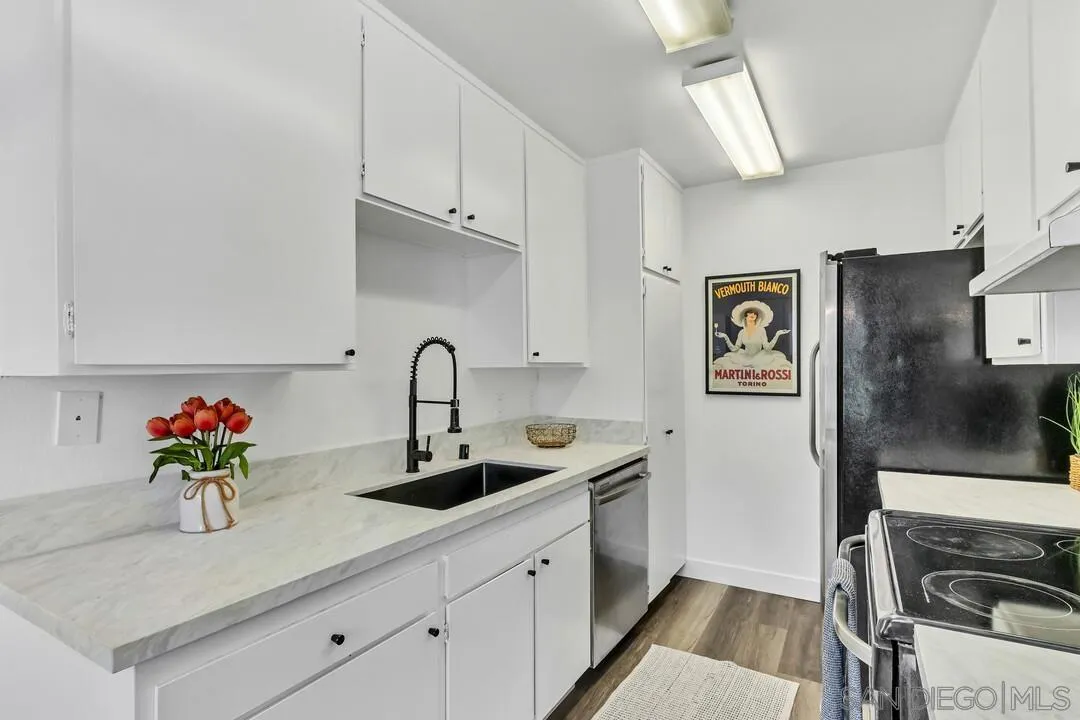 8515 Villa La Jolla Drive Unit: C