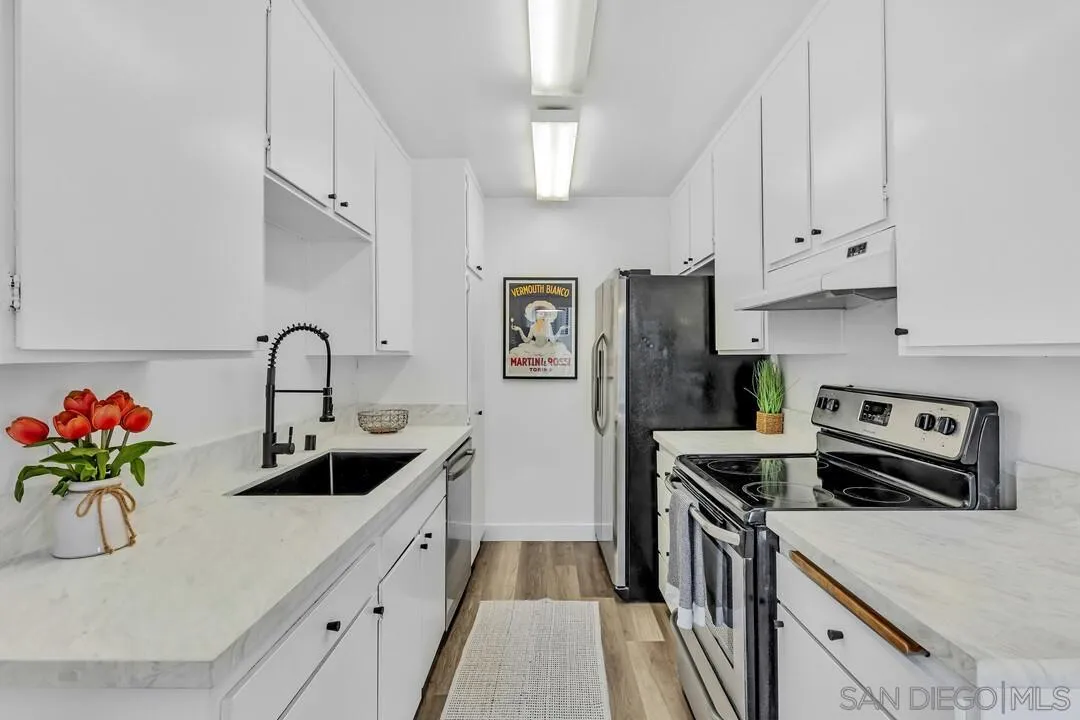 8515 Villa La Jolla Drive Unit: C