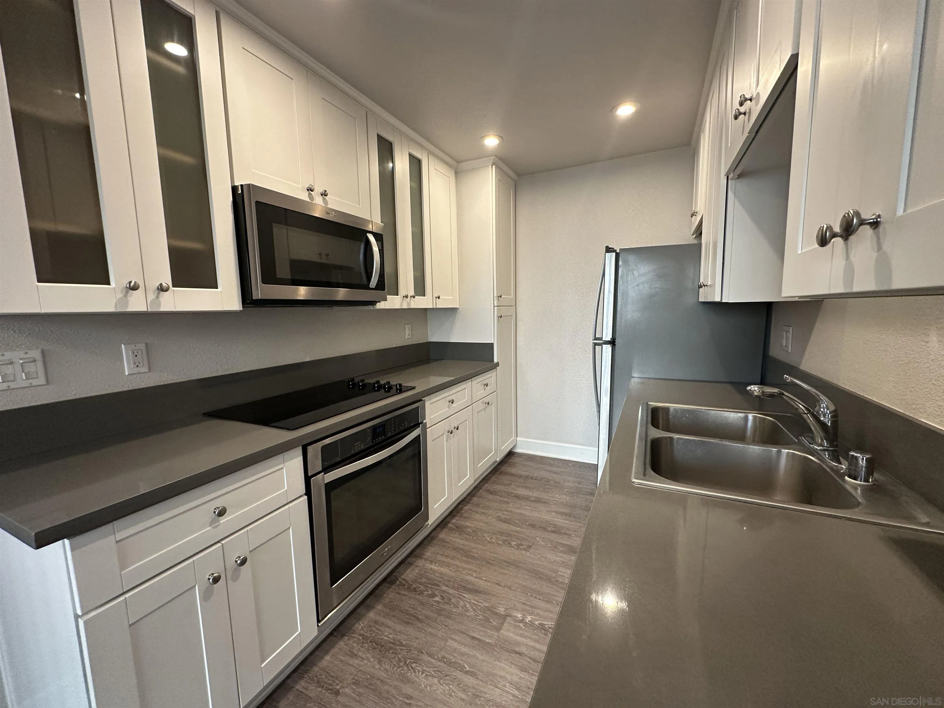 8548 Via Mallorca Unit B