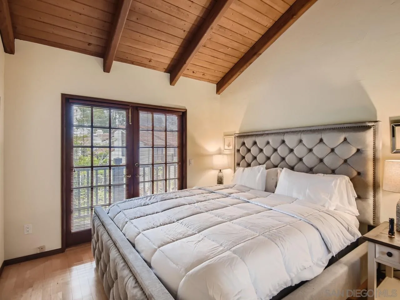 8694 Villa La Jolla Drive Unit: 1